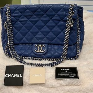 LIKE NEW Chanel No signs of wear Caviar Leather Collection silver-tone hardware